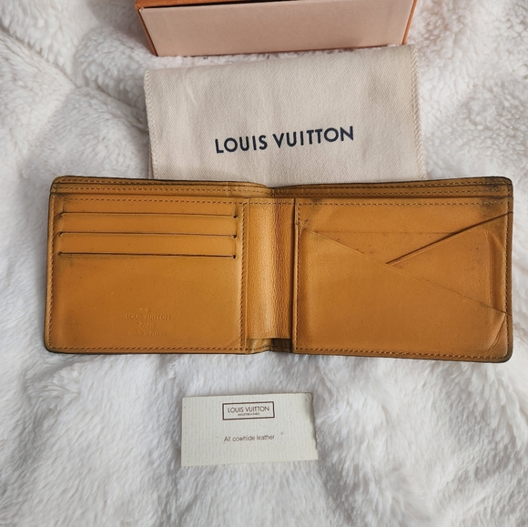 Louis Vuitton Men's bifold Damier Wallet in Yellow/Mustard - Picture 3 of 7